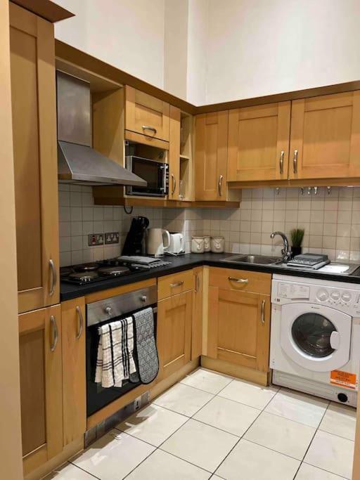 Victorian Stay In Ocean Village Σαουθάμπτον Εξωτερικό φωτογραφία